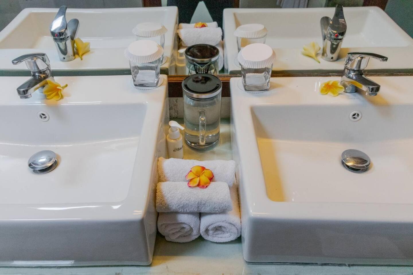 Вілла Heart Of Seminyak, 2Br, Sleeps 4, Walk To Bintang Екстер'єр фото