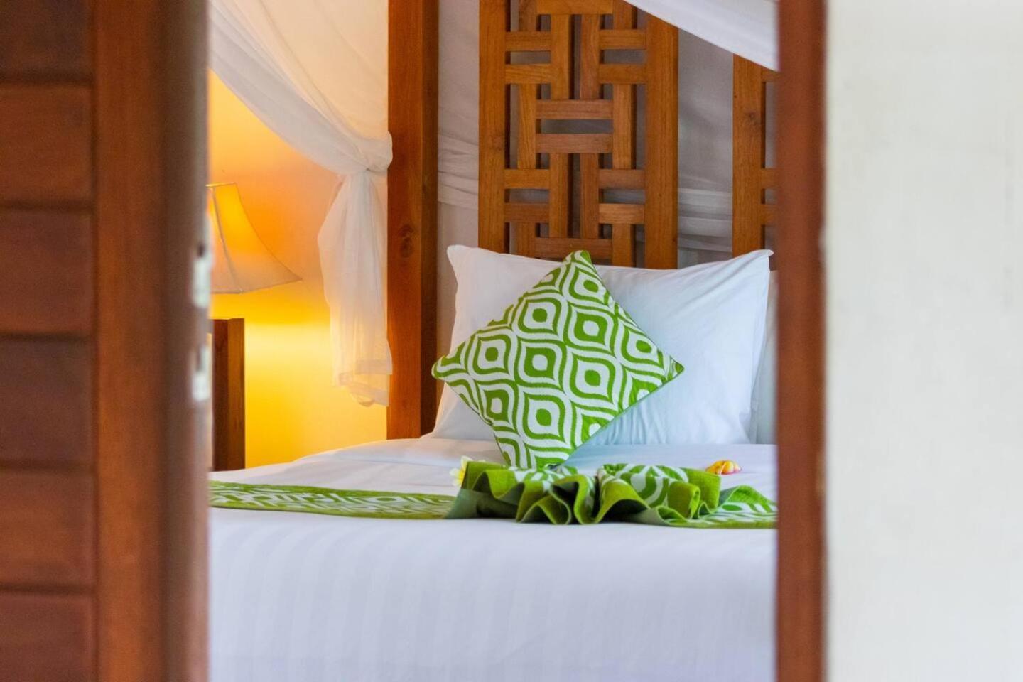 Вілла Heart Of Seminyak, 2Br, Sleeps 4, Walk To Bintang Екстер'єр фото