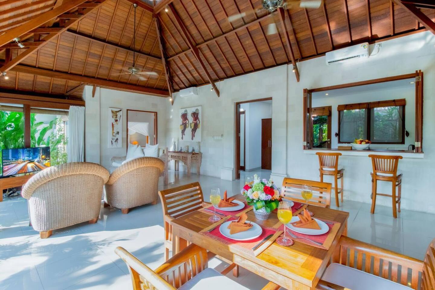 Вілла Heart Of Seminyak, 2Br, Sleeps 4, Walk To Bintang Екстер'єр фото