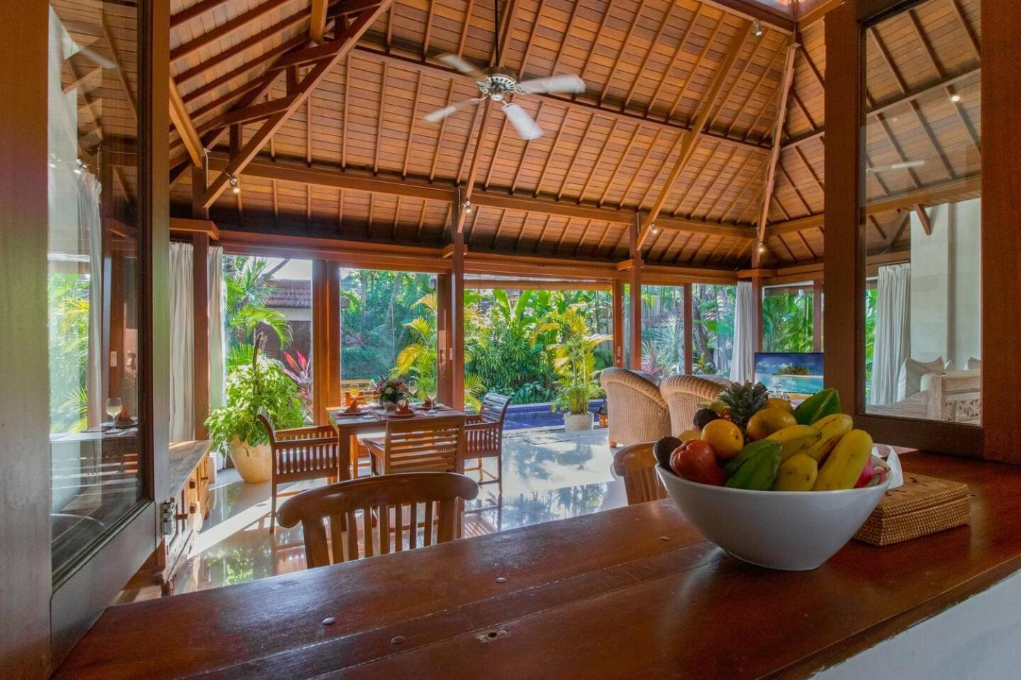 Вілла Heart Of Seminyak, 2Br, Sleeps 4, Walk To Bintang Екстер'єр фото