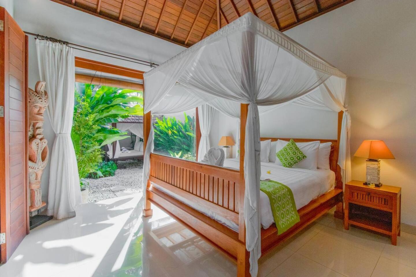 Вілла Heart Of Seminyak, 2Br, Sleeps 4, Walk To Bintang Екстер'єр фото
