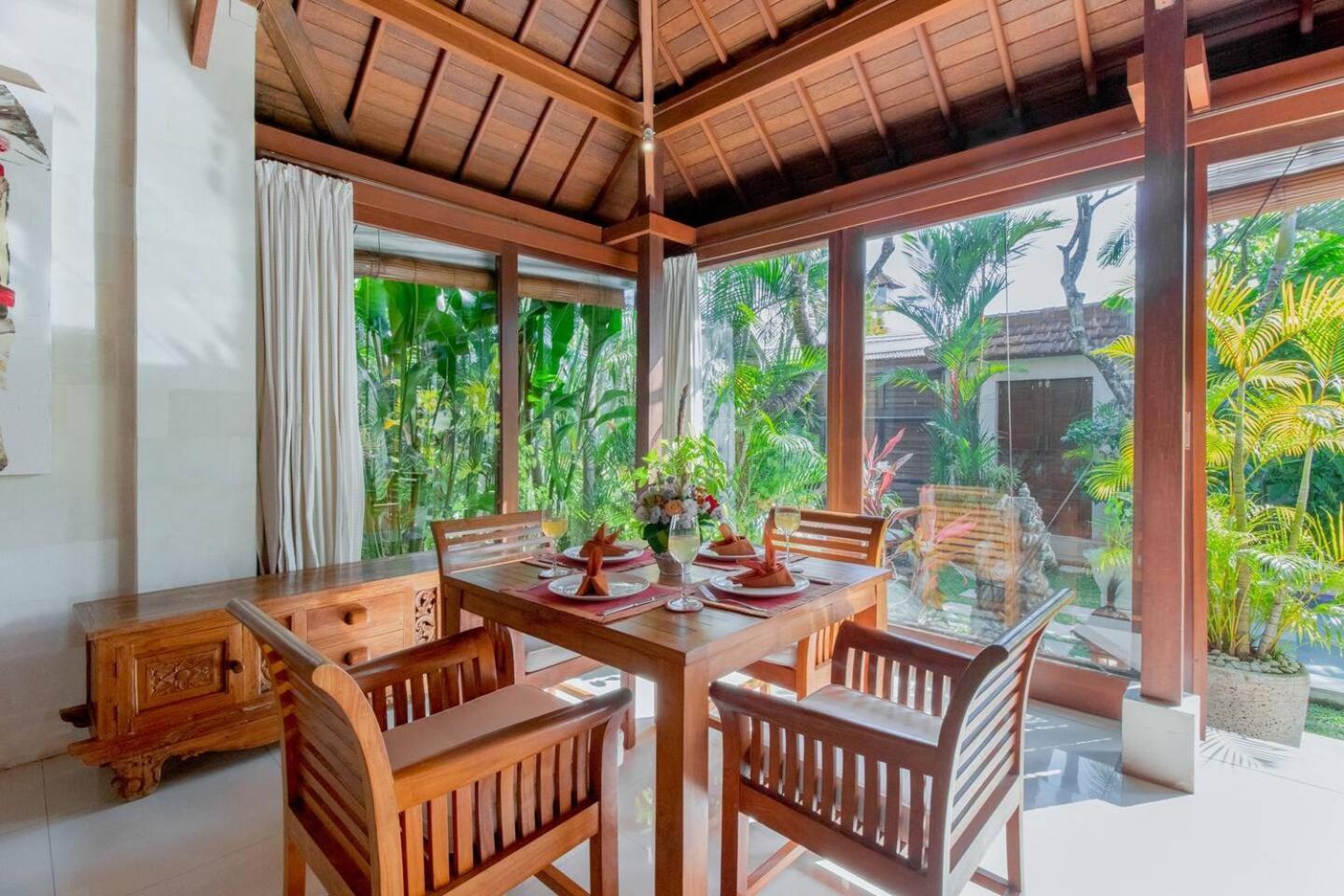 Вілла Heart Of Seminyak, 2Br, Sleeps 4, Walk To Bintang Екстер'єр фото
